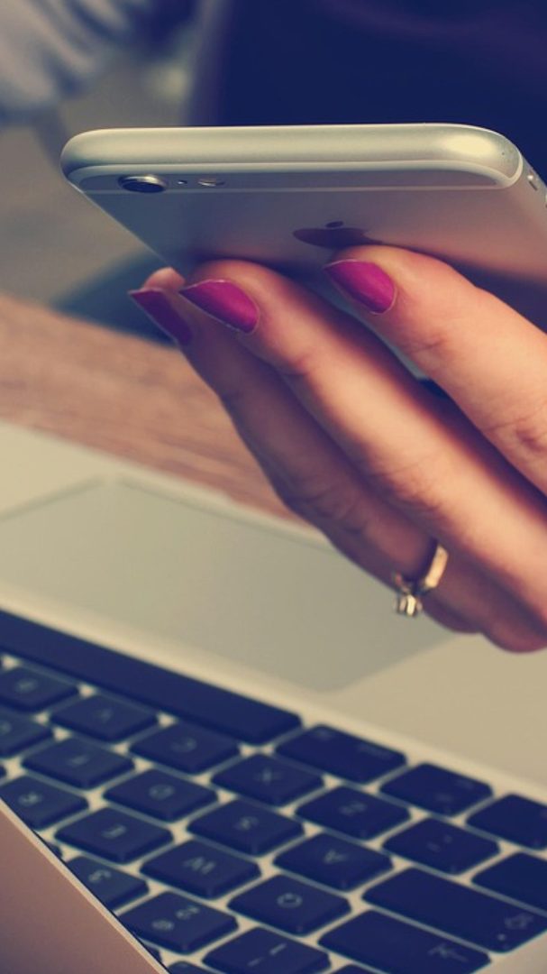 Eine Betrugs-Website wirbt mit einem Fake-Investitionsprojekt.