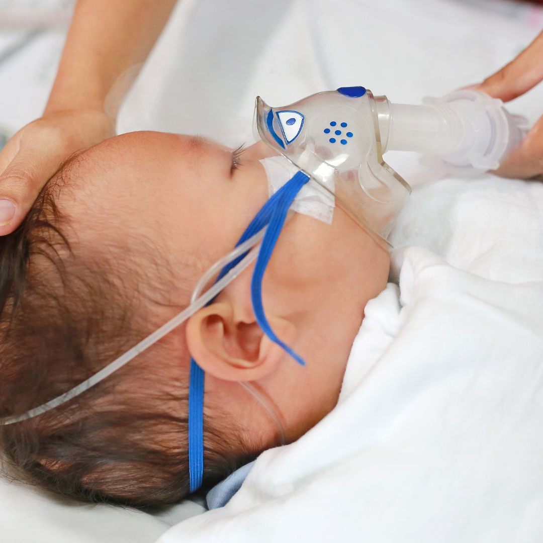 Für Säuglinge kann RSV gefährlich werden.