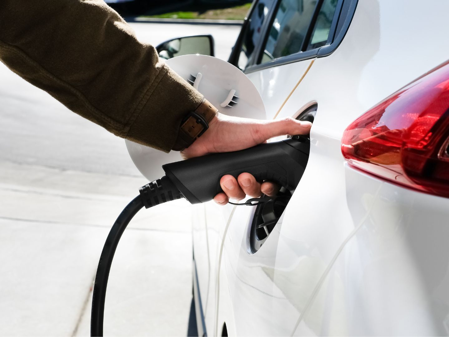 Laden-von-E-Autos-soll-einfacher-und-transparenter-werden