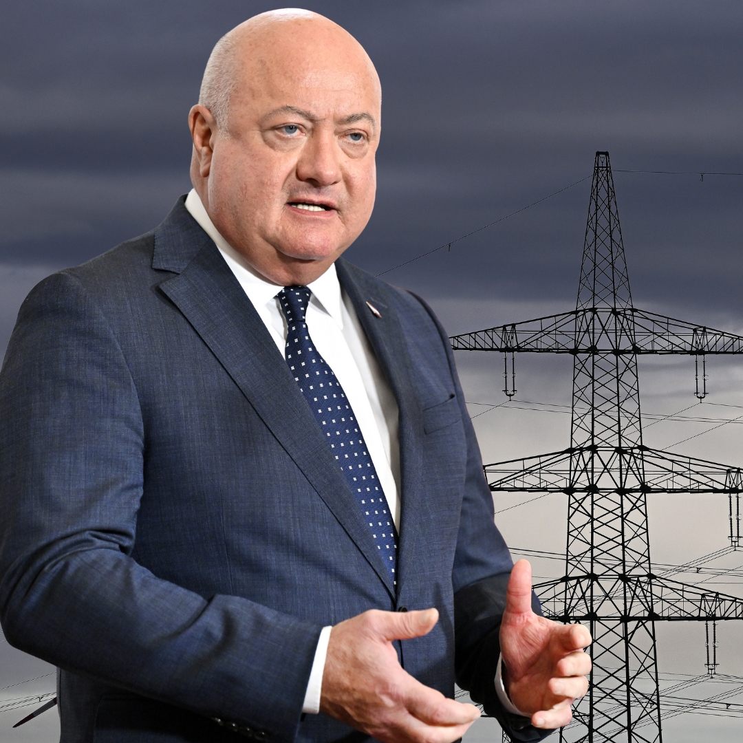 Rund ein Drittel der Stromkosten entfällt auf Netzgebühren. Bundeskanzler Stocker sieht Reformbedarf.