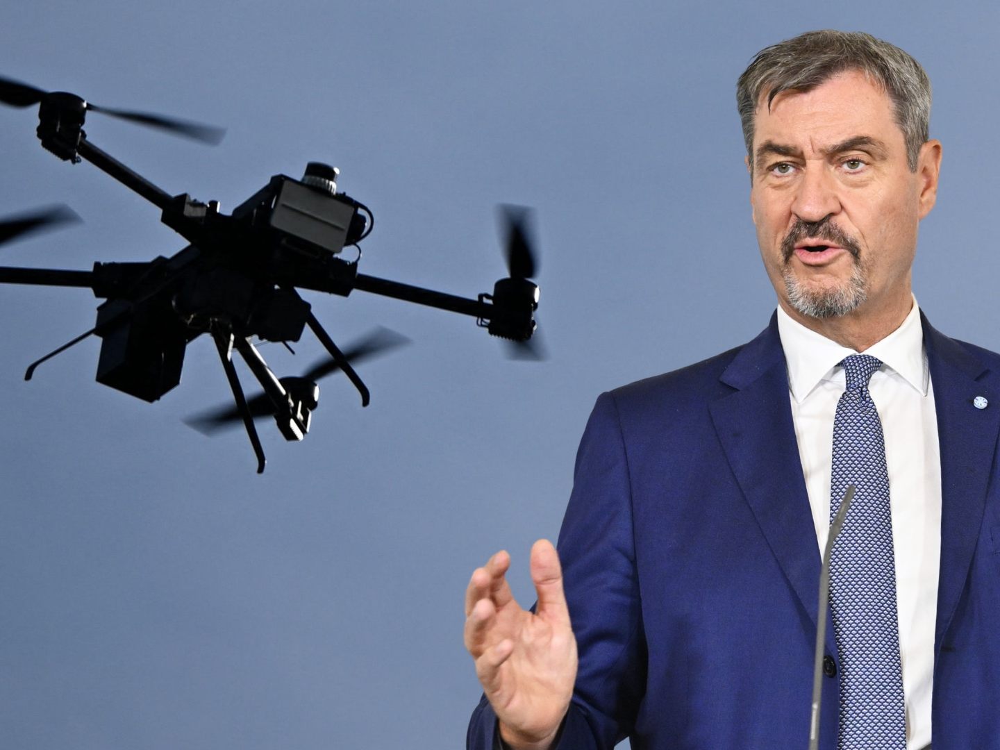 Markus Söder kündigte an, dass die Polizei in Bayern künftig befugt sein soll, illegale Drohnen im Ernstfall eigenständig abzuschießen.