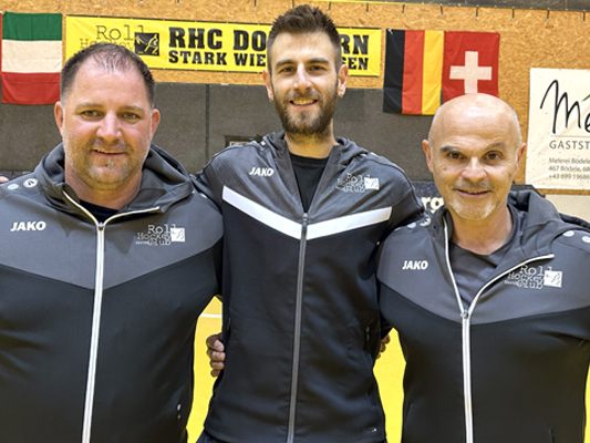 Neuzugang von Trainer Kike (re.)