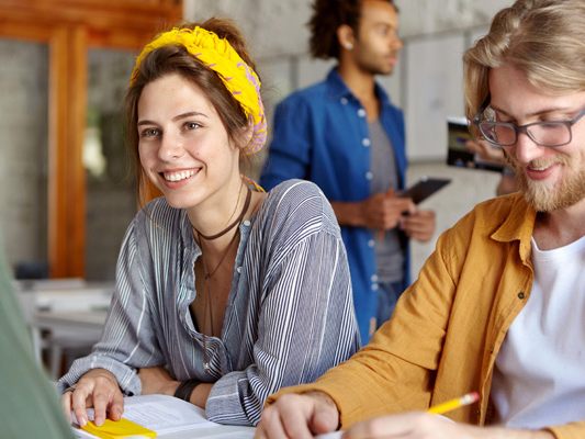 Unter www.aha.or.at/7-tipps-fuer-den-studienbeginn hat das aha hilfreiche Infos rund um das Studium veröffentlicht.