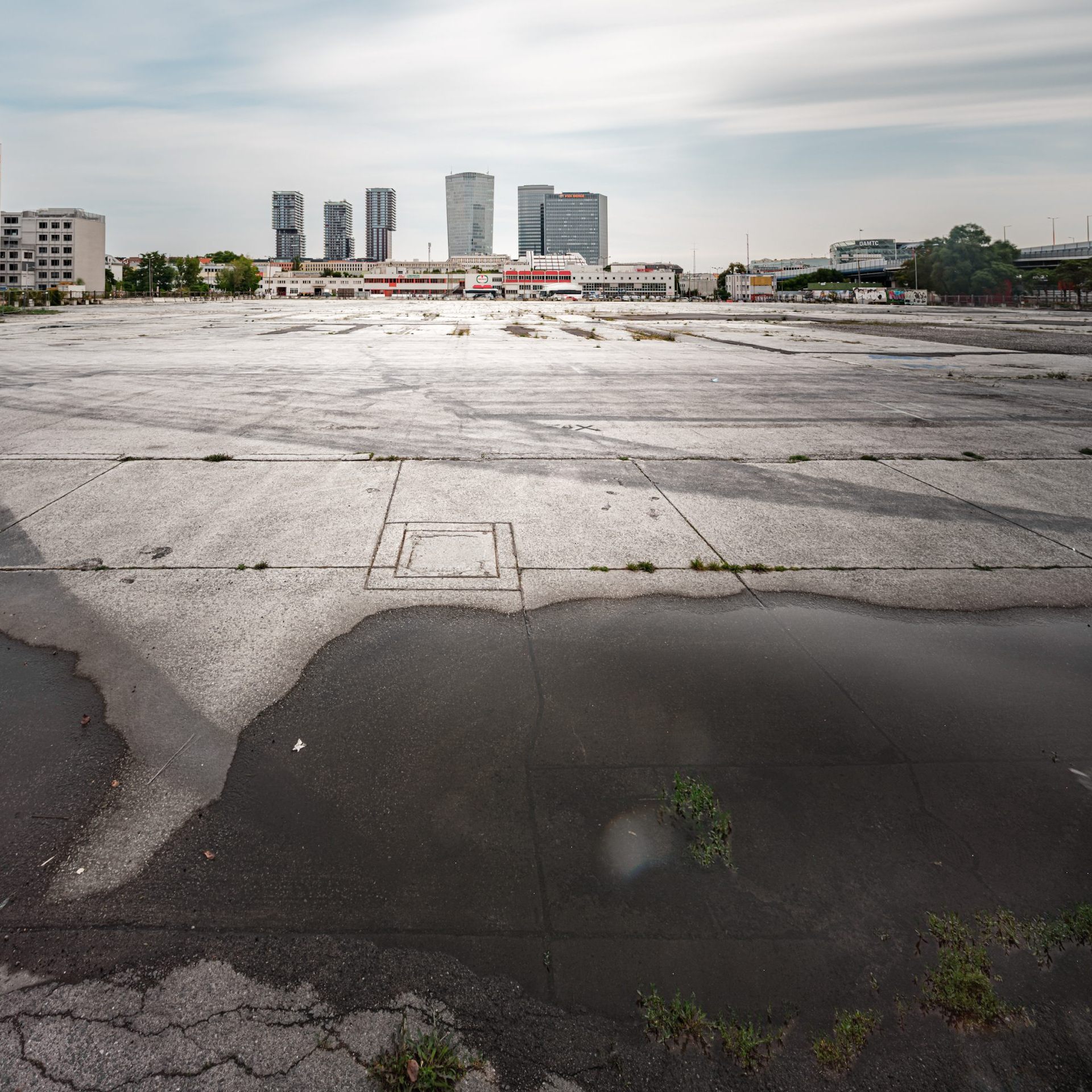Das ist Wiens grauester Betonschatz - das gesamte Areal Neu Marx in Wien-Landstraße.