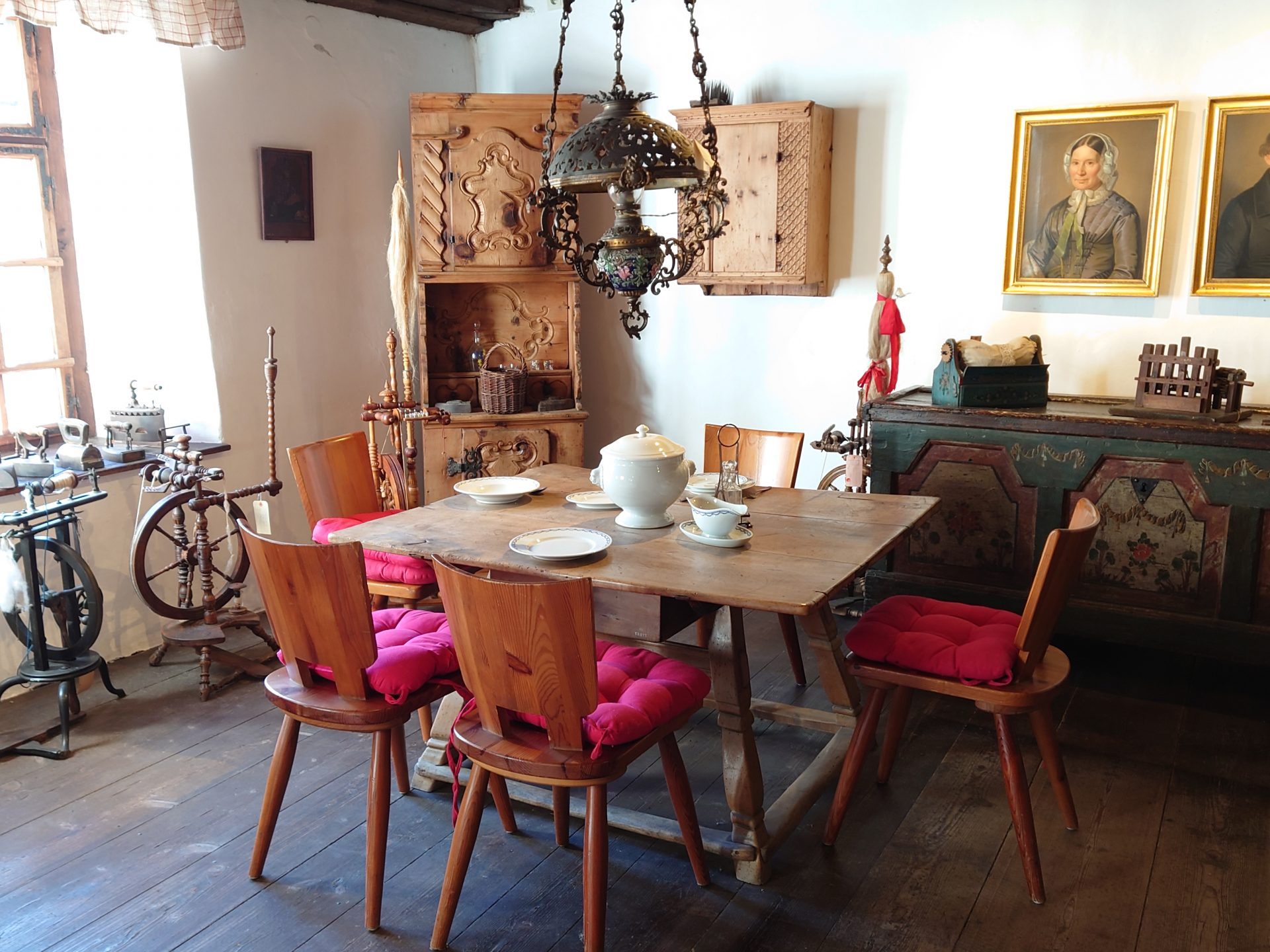 Themenf-hrung-Zu-Tisch-in-Feldkirch