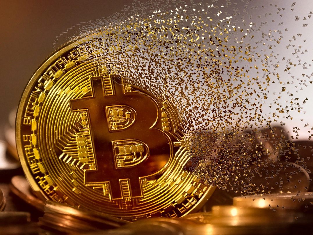 Die AK warnt vor unseriösen Krypto-Plattformen und falschen Gewinnversprechen.