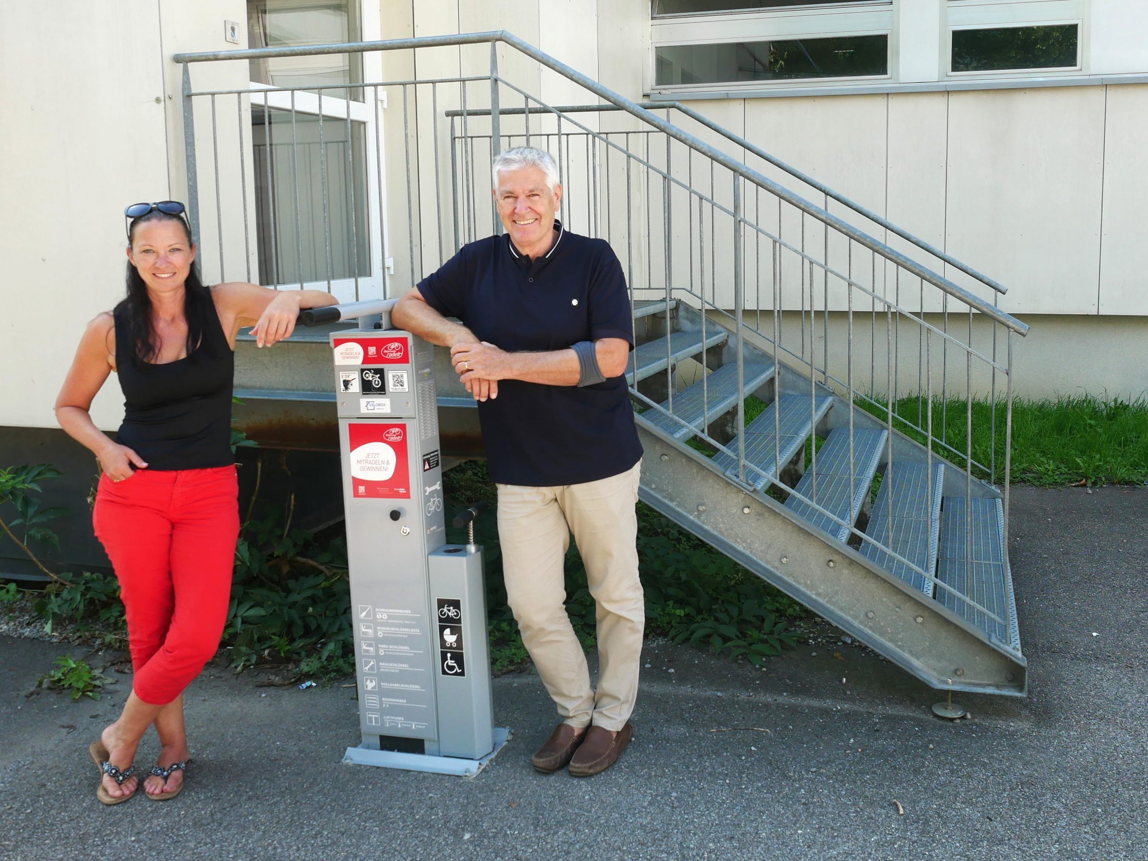 StR. Daniela Metelko-Micheluzzi mit Konrad Klammer (Sportabteilung).