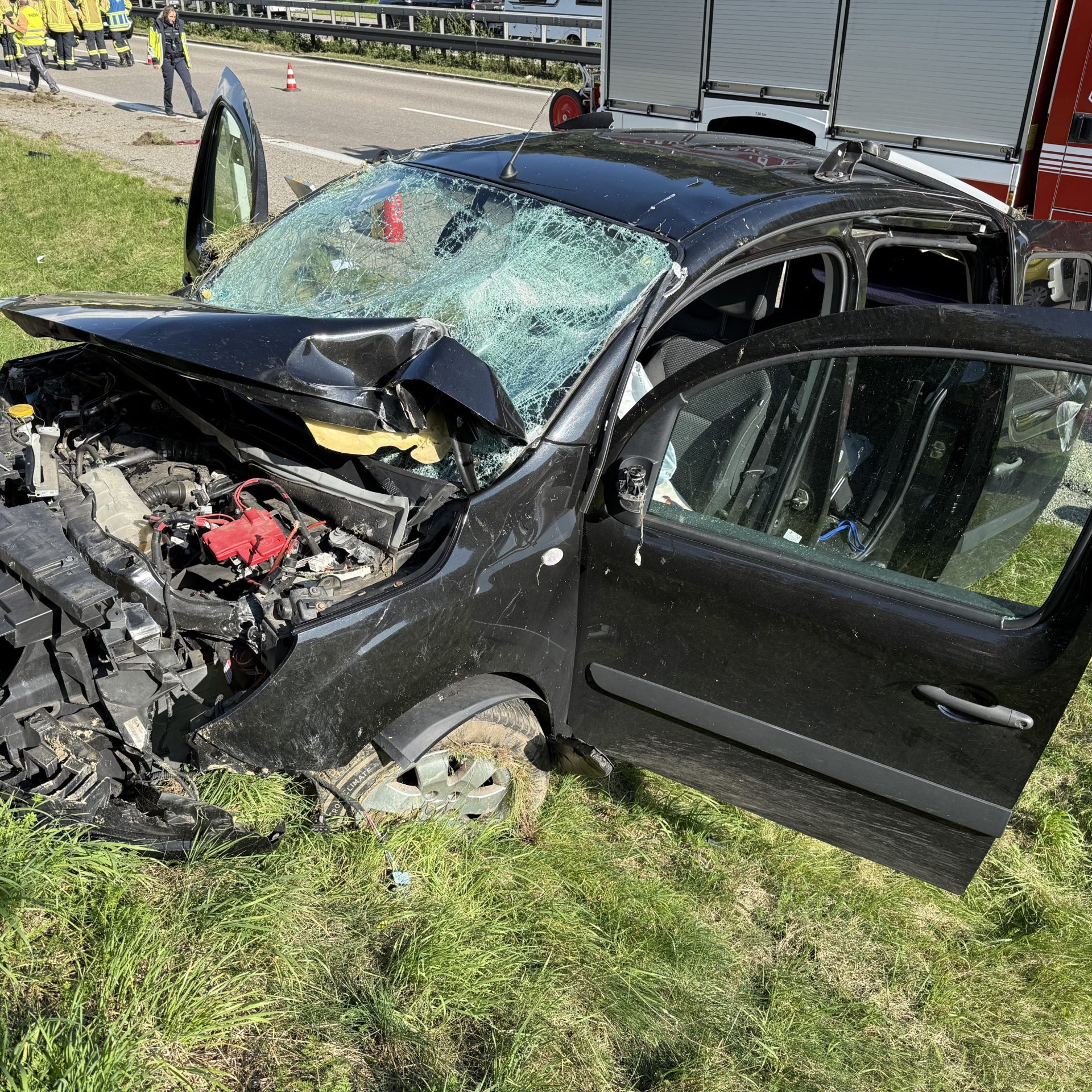 Zu einem schweren Verkehrsunfall kam es am Montag auf der A96