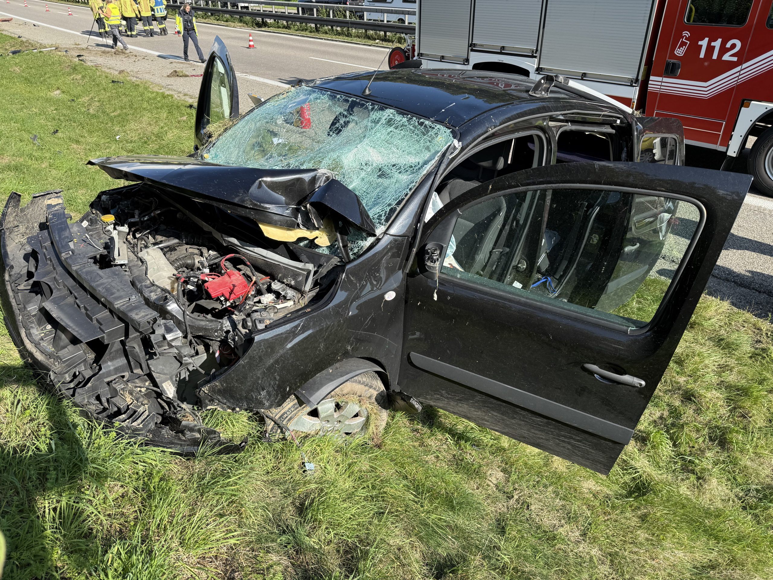 Zu einem schweren Verkehrsunfall kam es am Montag auf der A96