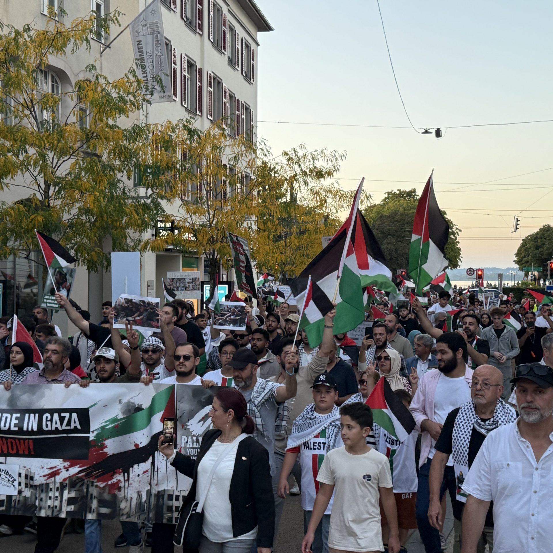 Über 500 Menschen nahmen an dem Protest teil.