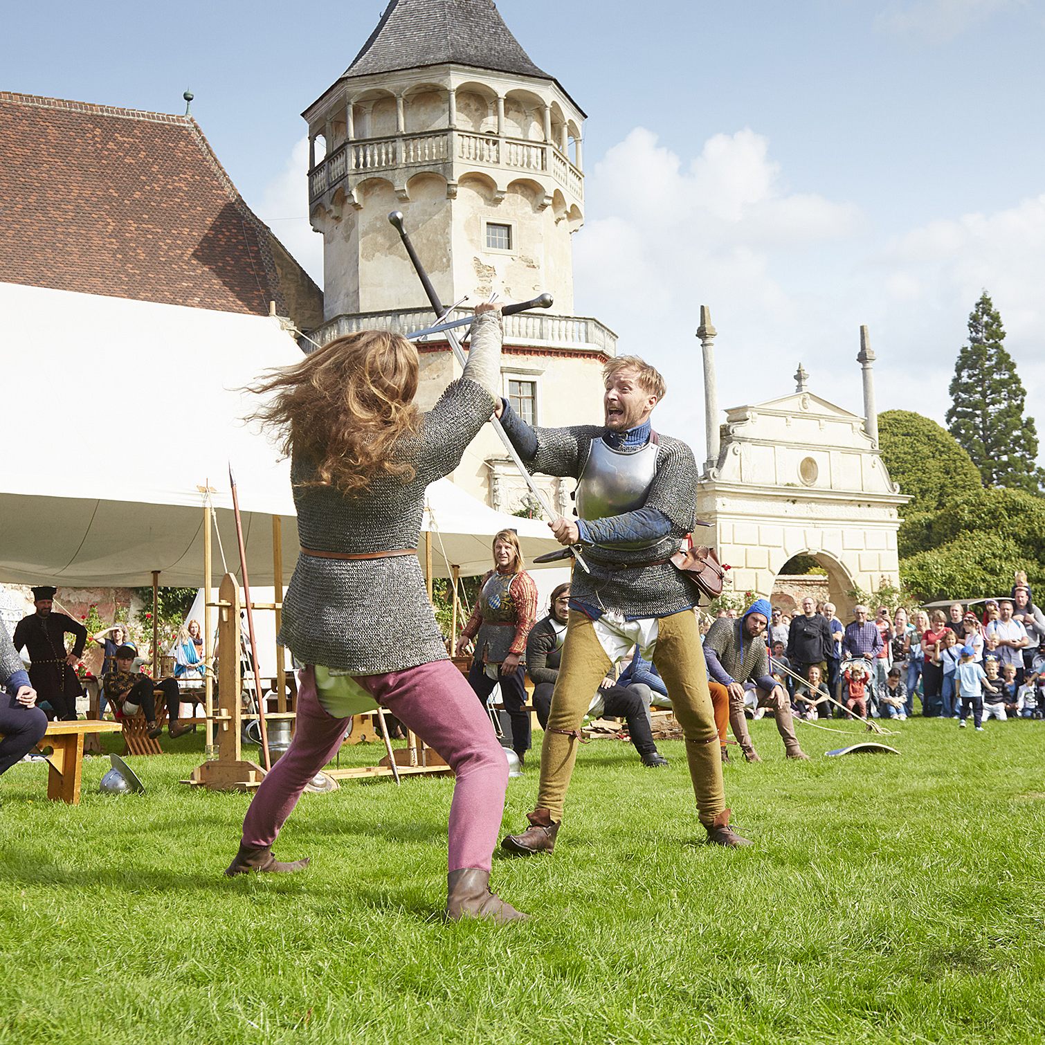 Spiel und Spaß beim Mittelalter-Spektakel auf der Rosenburg.