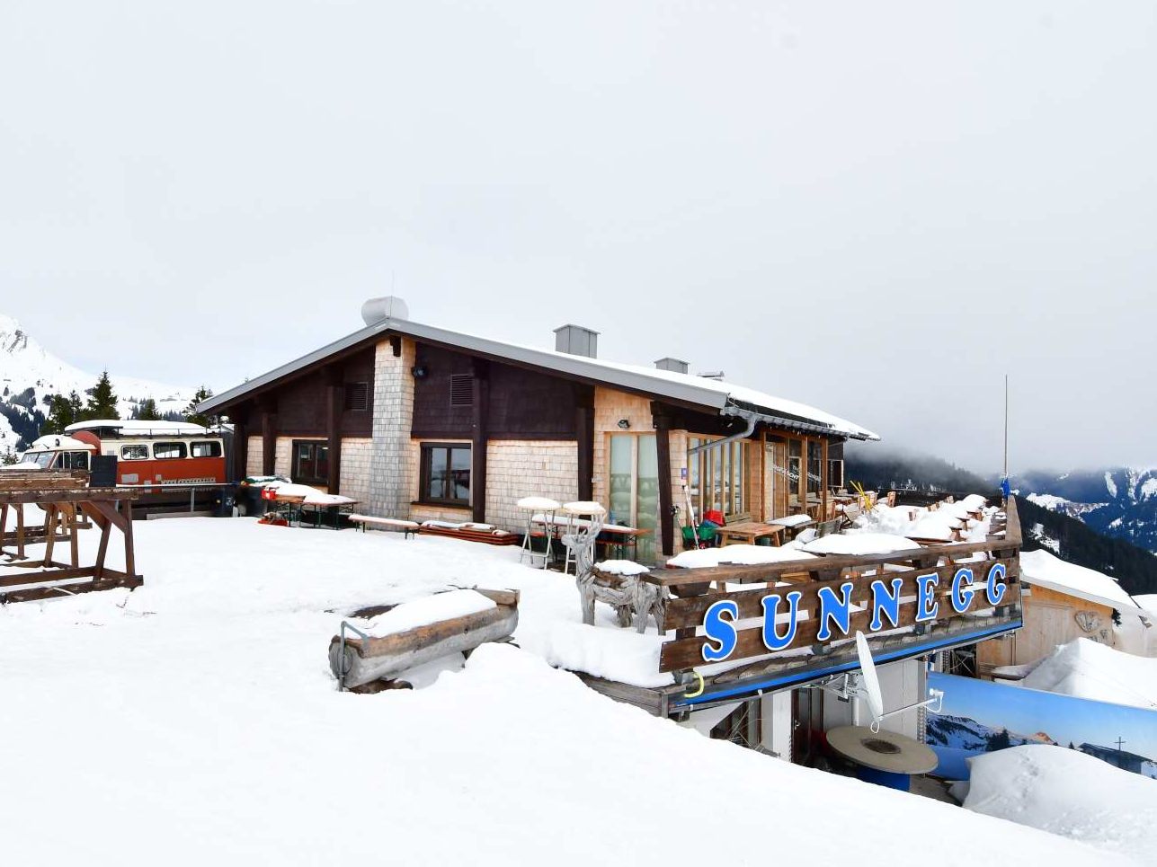 Das "Sunnegg" liegt inmitten des größten Skigebiets im Bregenzerwald Das "Sunnegg" liegt inmitten des größten Skigebiets im Bregenzerwald