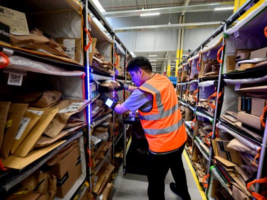 Amazon-feiert-f-nfj-hriges-Standortjubil-um-in-Wien
