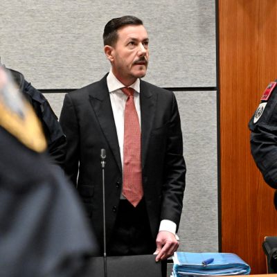 Benko drohen im Falle einer Verurteilung ein bis zehn Jahre Haft