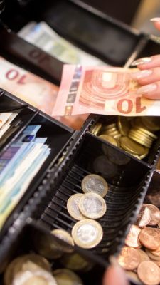 Rom bittet Banken und Versicherer zur Kassa