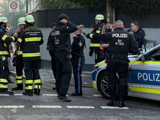 Gro-einsatz-nach-Brand-und-Knallger-uschen-in-M-nchen
