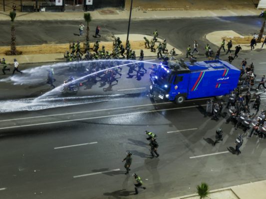 Zusammenstöße zwischen Sicherheitskräften und Protestierenden