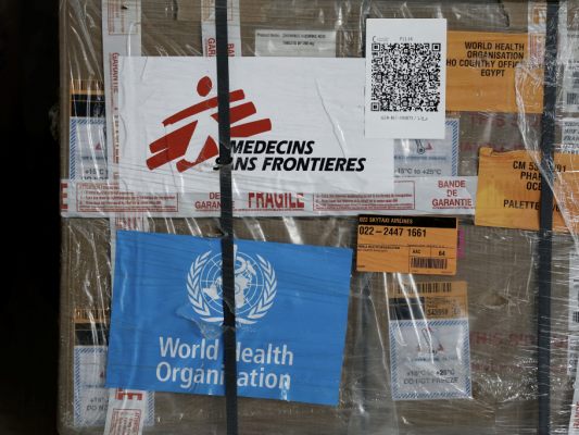 Logo von "Ärzte ohne Grenzen" auf Hilfsliferungen nach Gaza