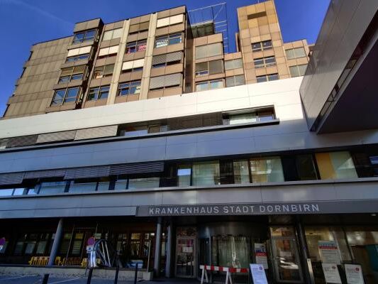Stadt Dornbirn kritisiert Land Vorarlberg wegen Spitalreformpläne