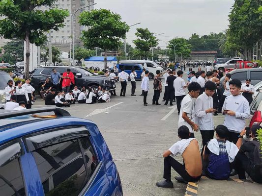 Menschen in Davao brachten sich in Sicherheit Menschen in Davao brachten sich in Sicherheit