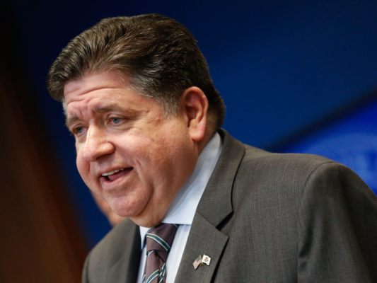 JB Pritzker macht sich über den US-Präsidenten lustig JB Pritzker macht sich über den US-Präsidenten lustig