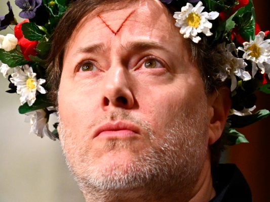 Festwochen-Chef Rau stößt auf Kritik Festwochen-Chef Rau stößt auf Kritik