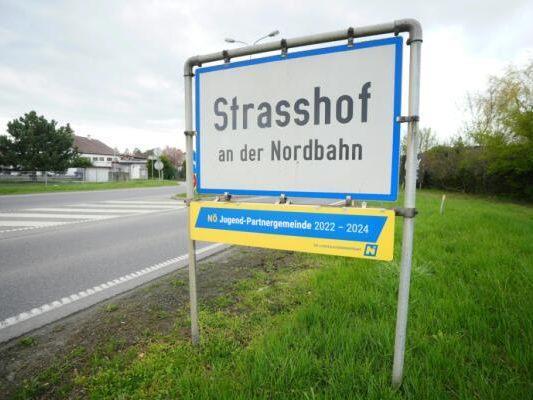 Auch in Strasshof soll es zu Übergriffen des Lokführers gekommen sein Auch in Strasshof soll es zu Übergriffen des Lokführers gekommen sein