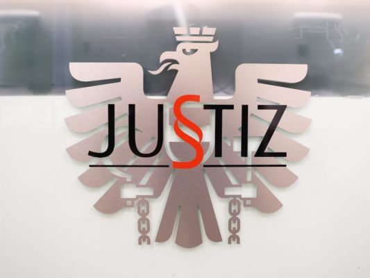 Beleidigung von Justiz kann strafbar sein Beleidigung von Justiz kann strafbar sein