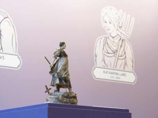 Gipsmodell einer Heldenfigur der Tiroler Freiheitskämpfe Gipsmodell einer Heldenfigur der Tiroler Freiheitskämpfe
