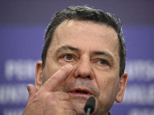 viennale-neo-pr-sident-petzold-quot-bleibt-jetzt-erst-einmal-quot