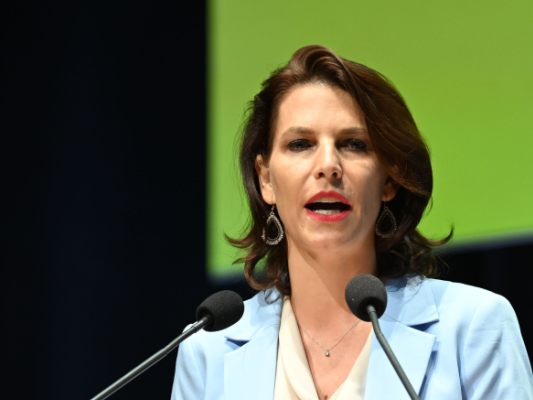 Salzburgs Landeshauptfrau will Bund-Länder-Kompetenzen neu ordnen Salzburgs Landeshauptfrau will Bund-Länder-Kompetenzen neu ordnen
