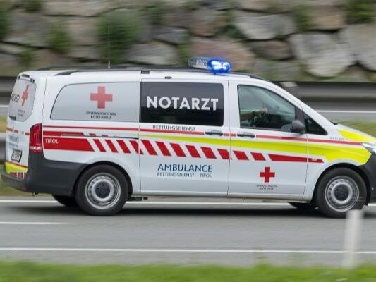 30-Jähriger in NÖ unter Hoflader eingeklemmt und getötet 30-Jähriger in NÖ unter Hoflader eingeklemmt und getötet