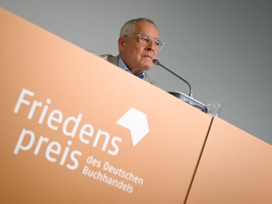 Putin-Kritiker-Schl-gel-erhielt-in-Frankfurt-Friedenspreis