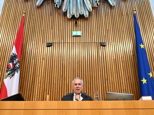Rosenkranz lud zu Diskussion über Neutralität ins Parlament Rosenkranz lud zu Diskussion über Neutralität ins Parlament