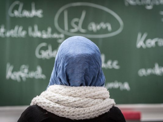 Kopftuchregelung in der Schule ist umstritten