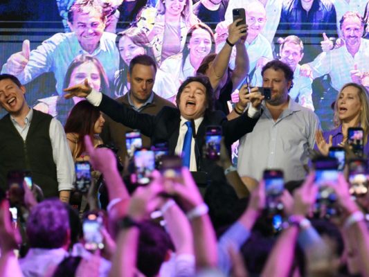 Javier Milei lässt sich feiern