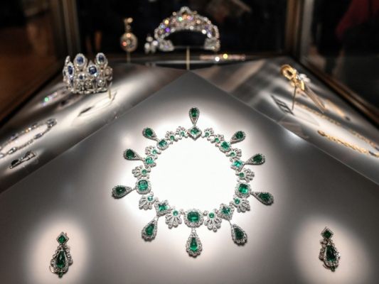 Polizeibehörden bitten um Mithilfe bei der Aufklärung des Juwelenraubs