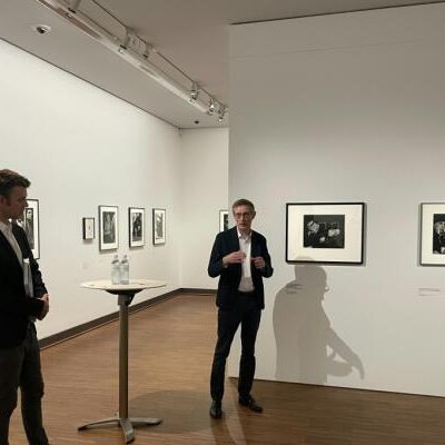 Kurator Moser und Albertina-Generaldirektor Gleis in der Model-Schau