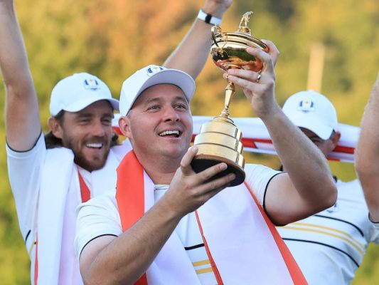 Straka mit der großen Trophäe