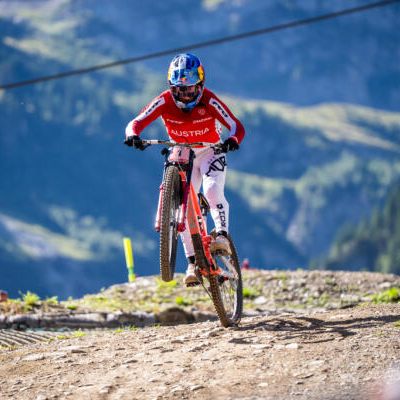 Höll dominiert ihre Sportart weiterhin