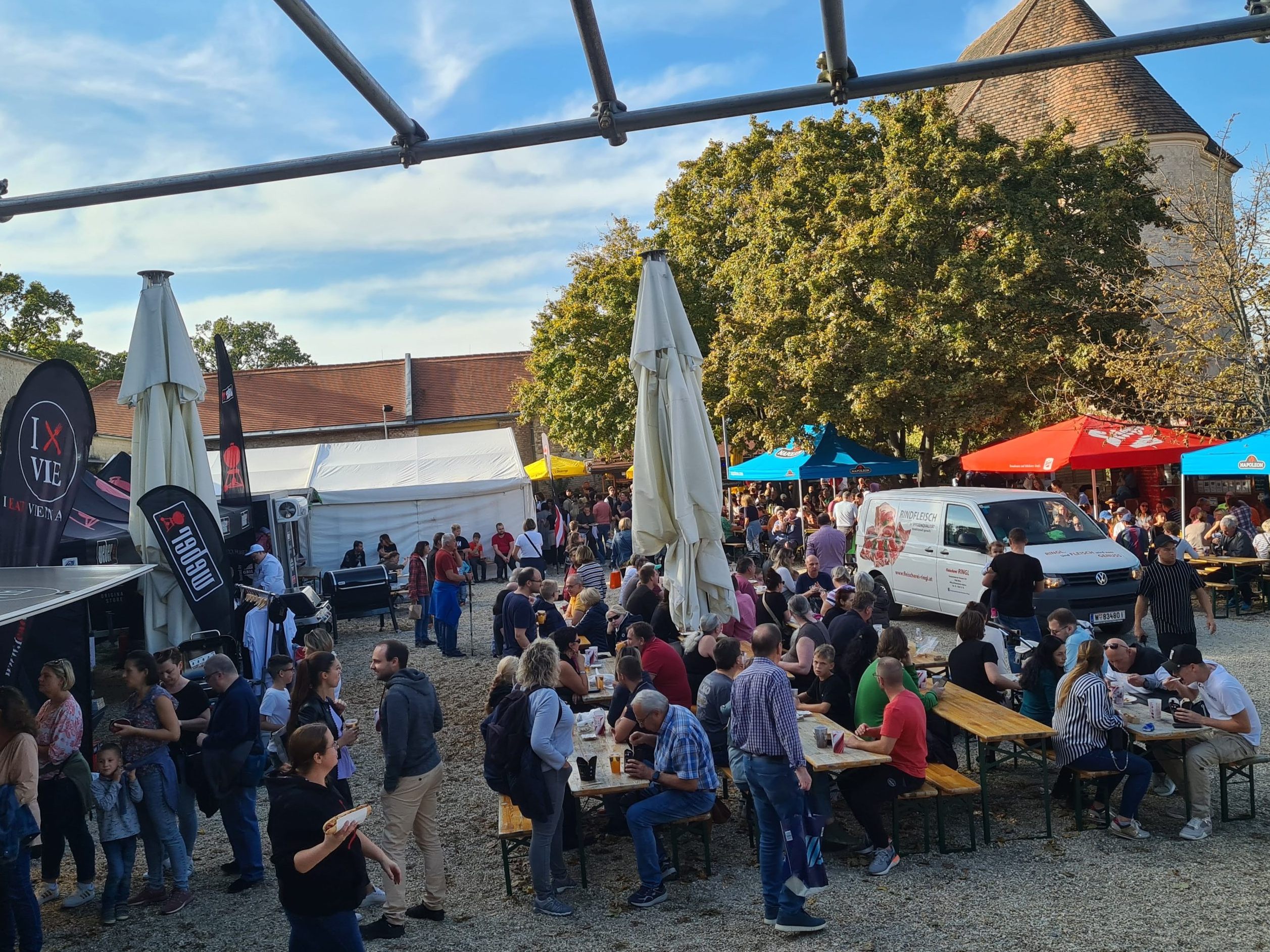 Das Wiener Wurstfest findet am 18. und 19. Oktober statt. Das Wiener Wurstfest findet am 18. und 19. Oktober statt.