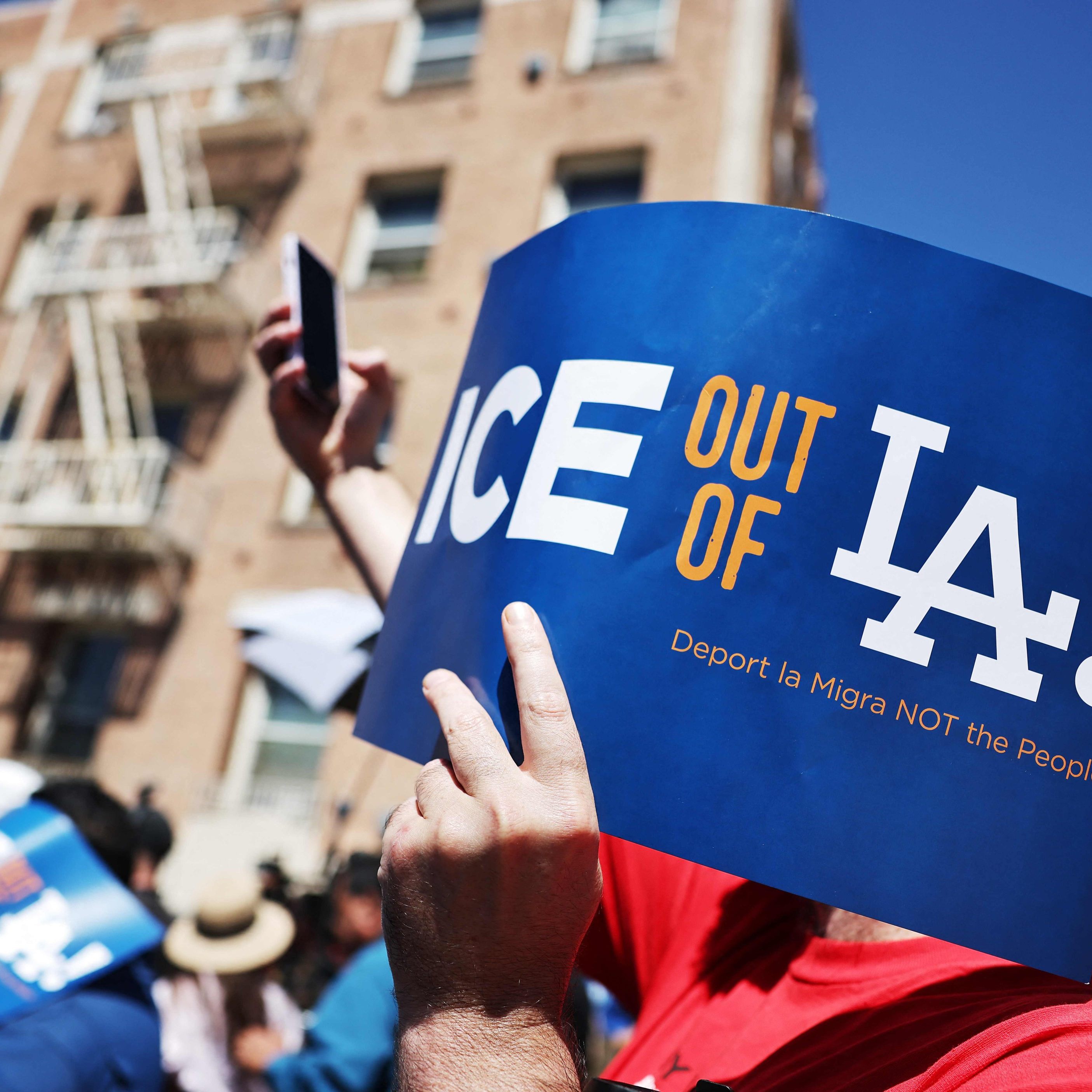 Der Bezirk Los Angeles reagiert mit einer Notstandserklärung auf Razzien der Einwanderungsbehörde ICE.