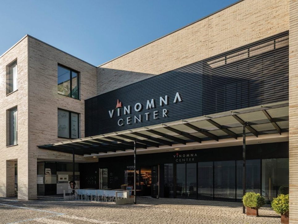 -Hier-geh-rt-es-hin-15-Jahre-Vinomna-Center-als-Herzenssache-f-r-viele