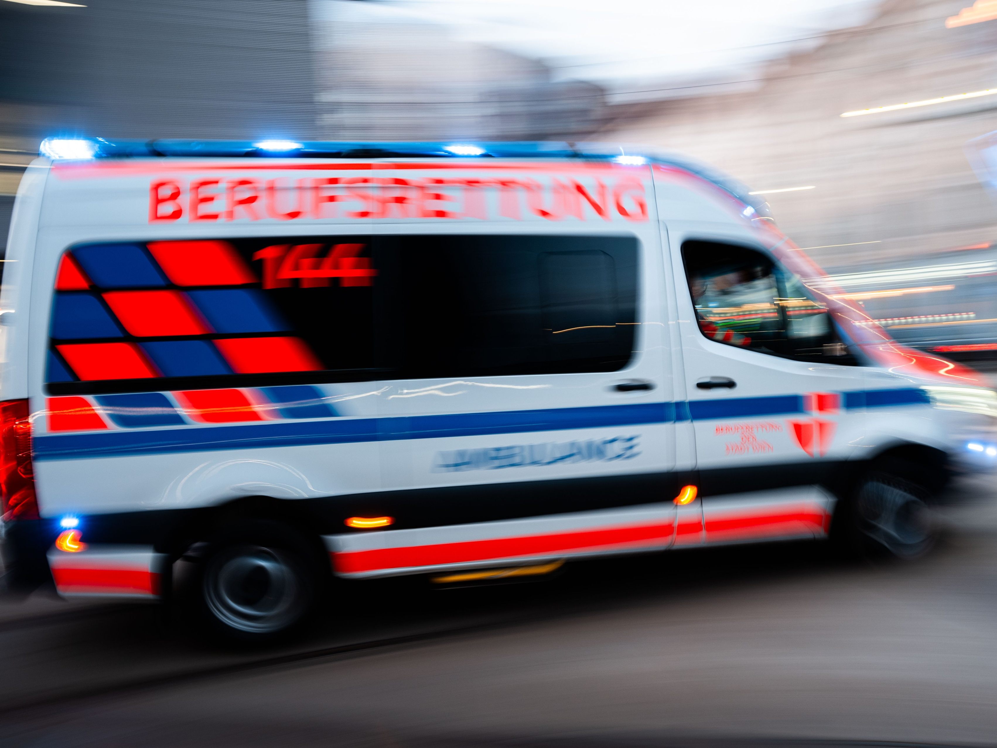 Radfahrer-bei-Verkehrsunfall-in-Wien-Meidling-schwer-verletzt