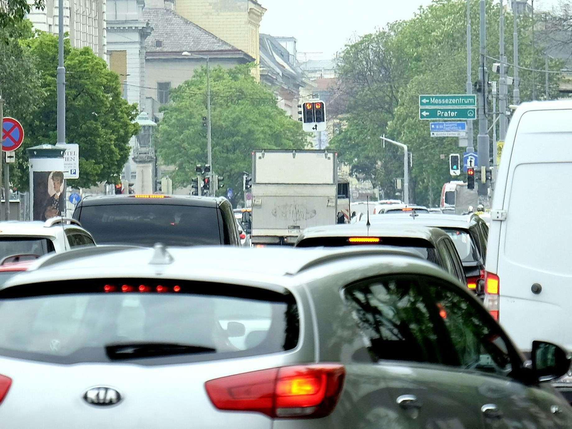 Im Wiener Frühverkehr war am Mittwoch wegen langer Staus viel Geduld gefragt.