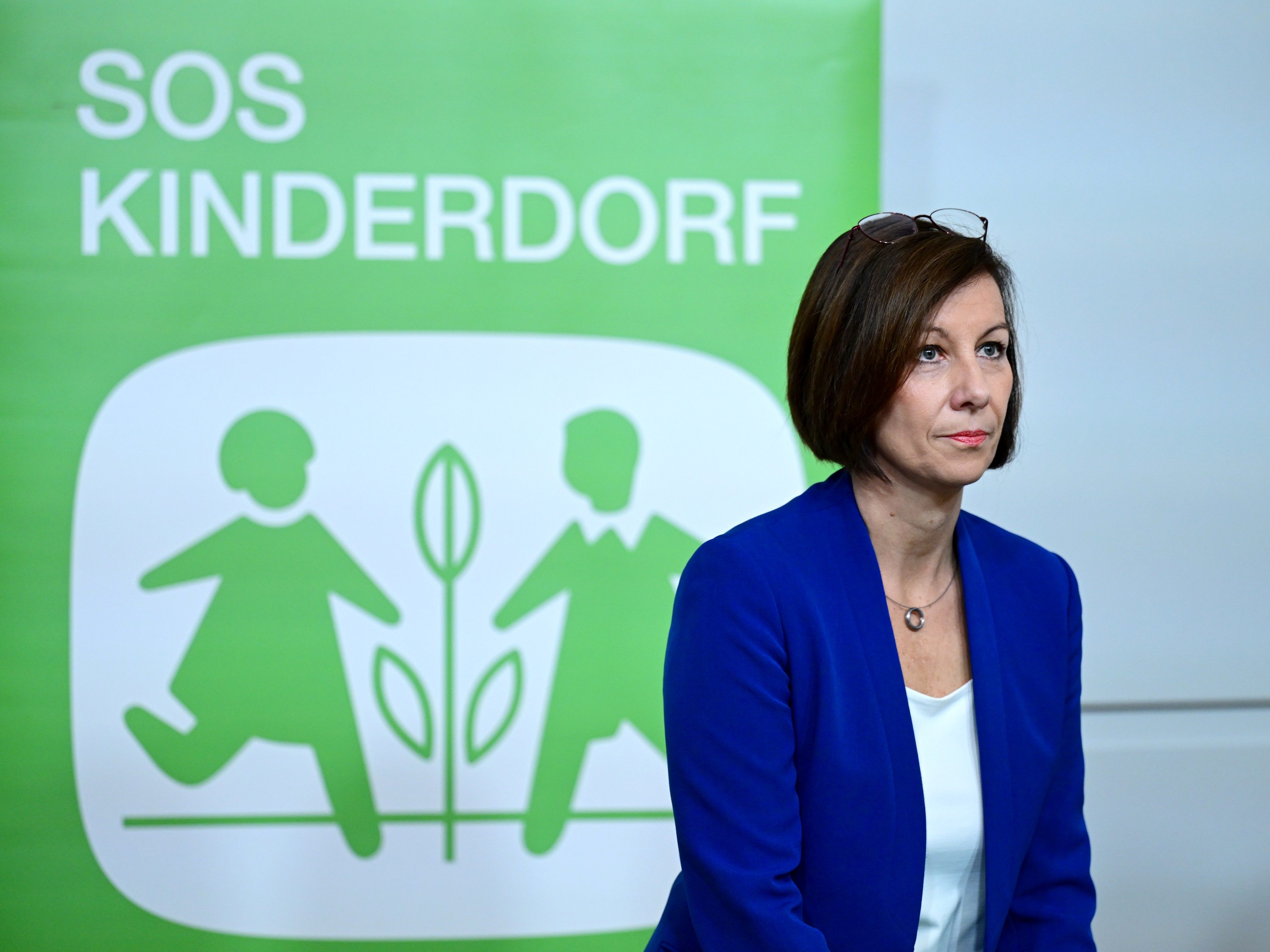 Geschäftsführerin Anne Schlack verwies auf die Anlaufstellen für Betroffene. Geschäftsführerin Anne Schlack verwies auf die Anlaufstellen für Betroffene.