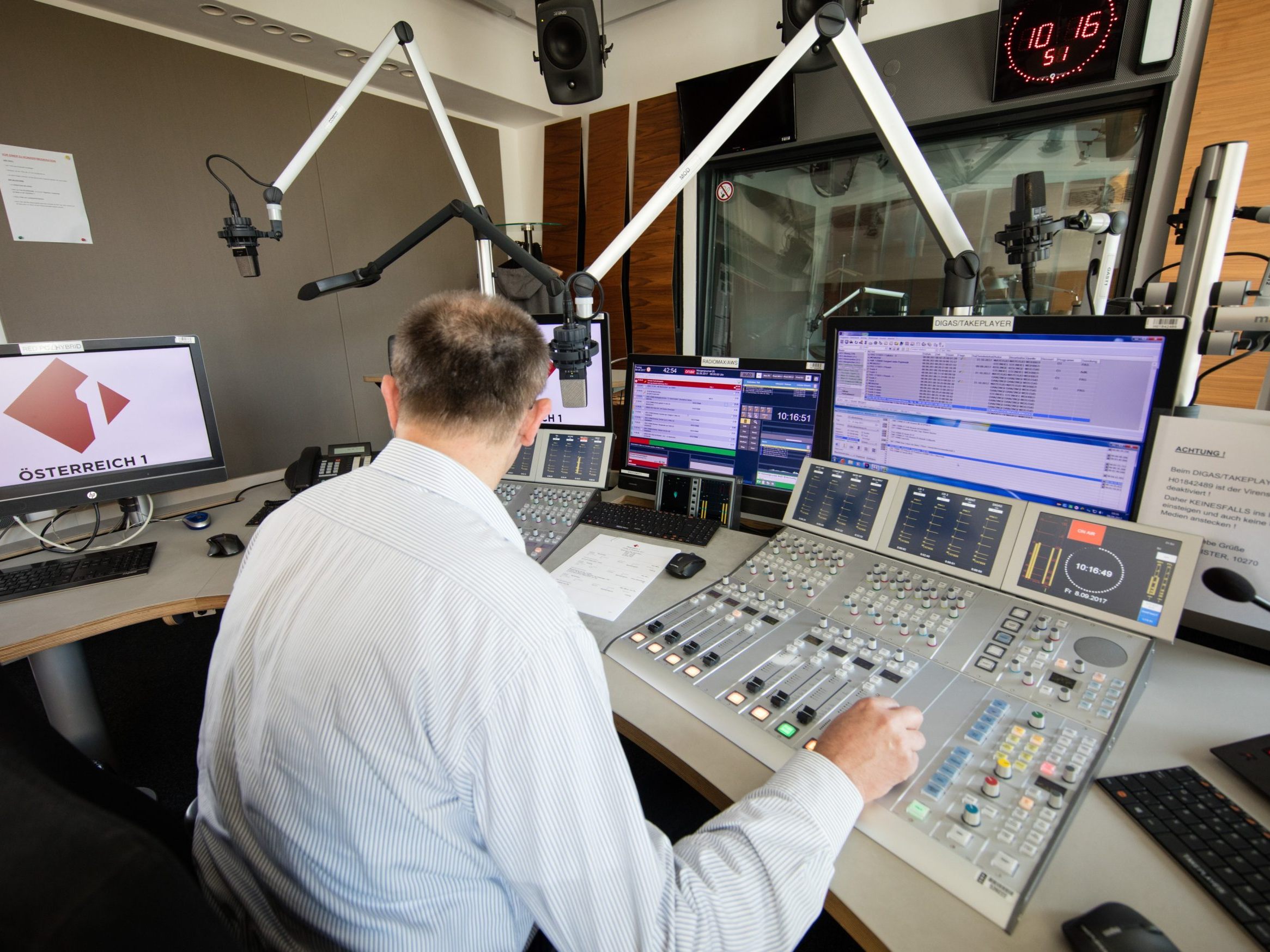 Die älteste noch bestehende Radiosendung Österreichs feiert Geburtstag. Die älteste noch bestehende Radiosendung Österreichs feiert Geburtstag.