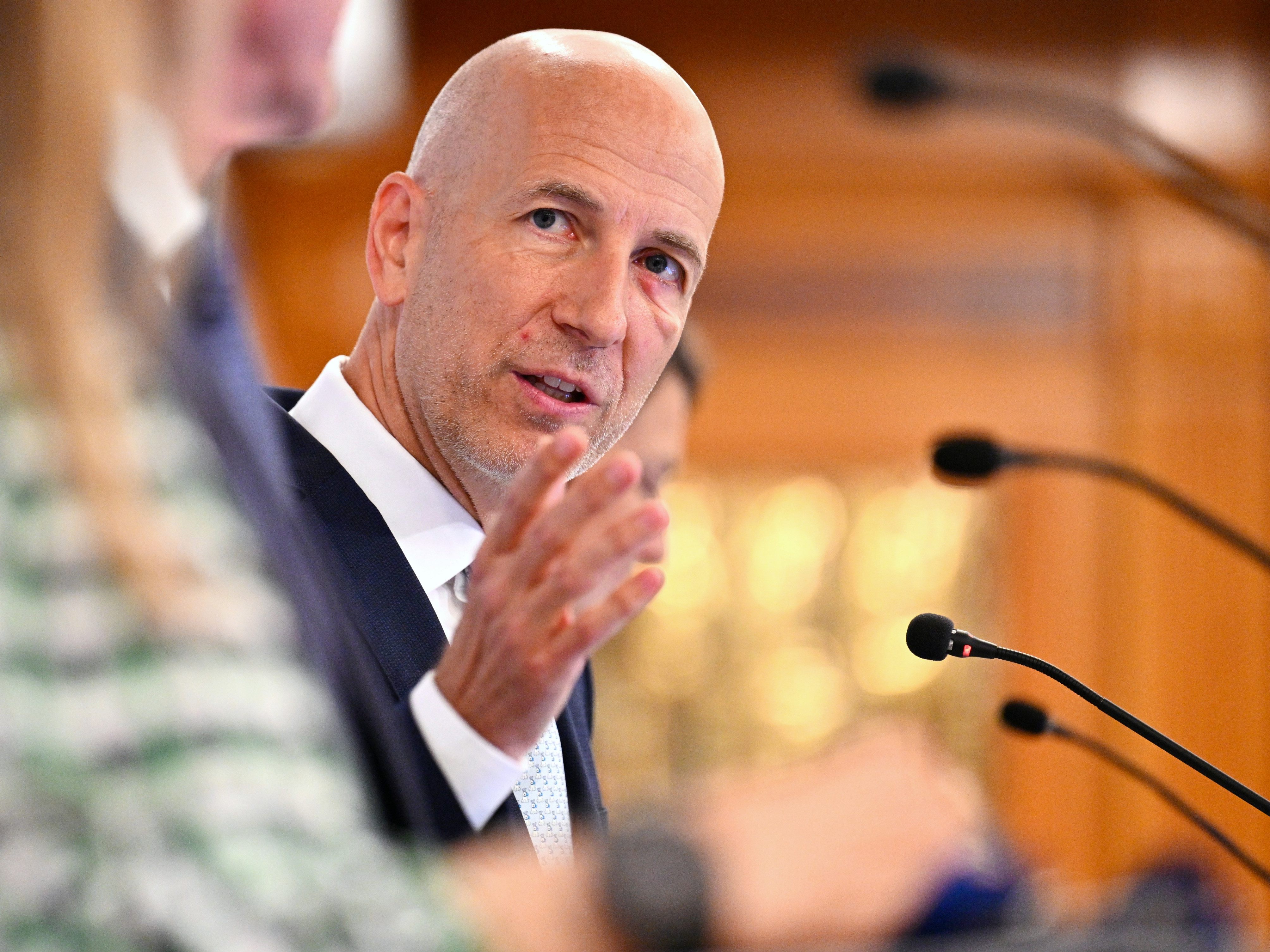 Martin Kocher setzt sich für eine Vereinfachung von Regulierungen ein. Martin Kocher setzt sich für eine Vereinfachung von Regulierungen ein.