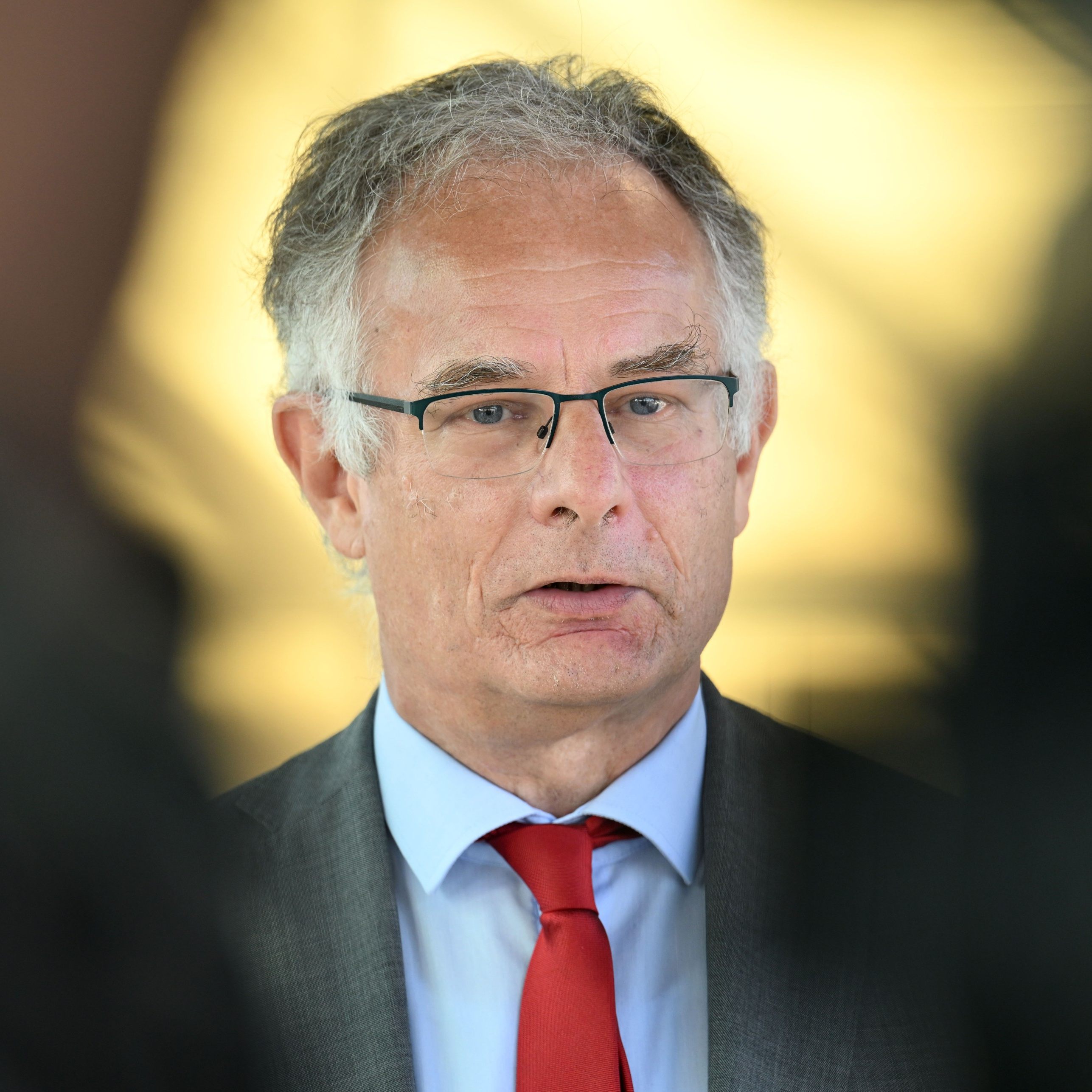 Das Budget-Ziel für 2026 bleibt bei einem Minus von 4,2 Prozent.