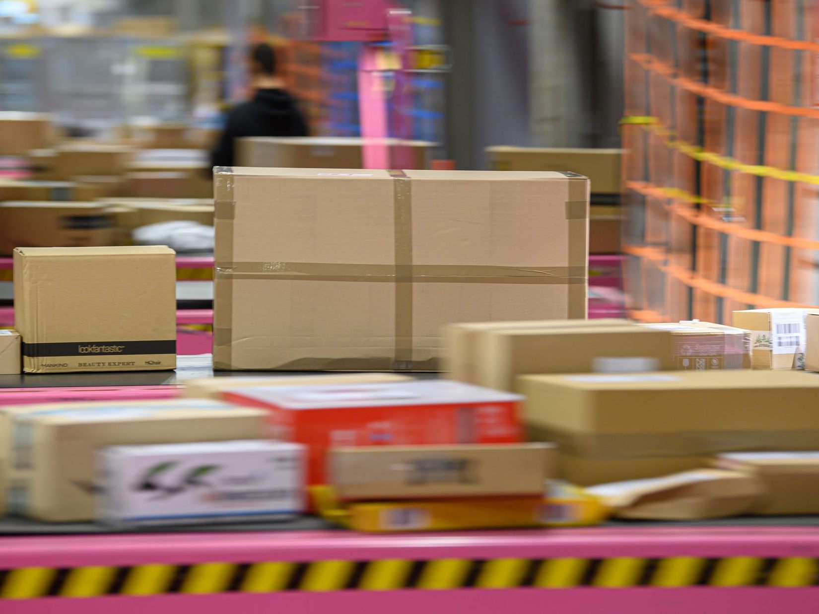 Post-nimmt-Paketversand-in-USA-teilweise-wieder-auf